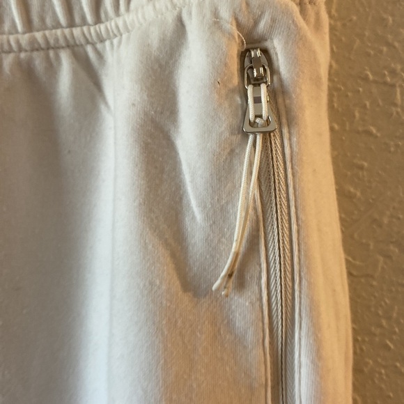 Mens size extra large, Old Navy, active white joggersD18 - Picture 3 of 7
